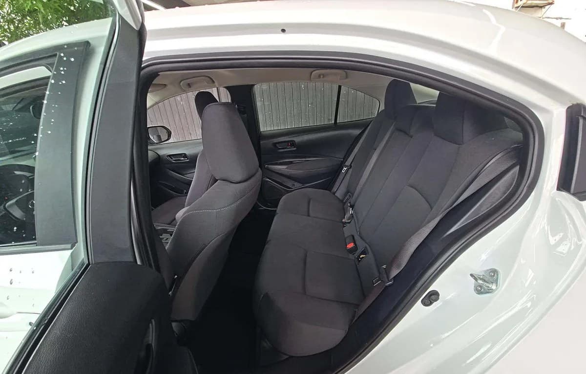 2024 TOYOTA COROLLA LE 7