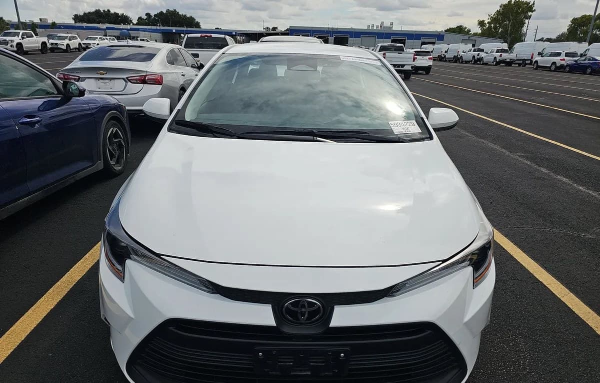 2025 TOYOTA COROLLA LE 3