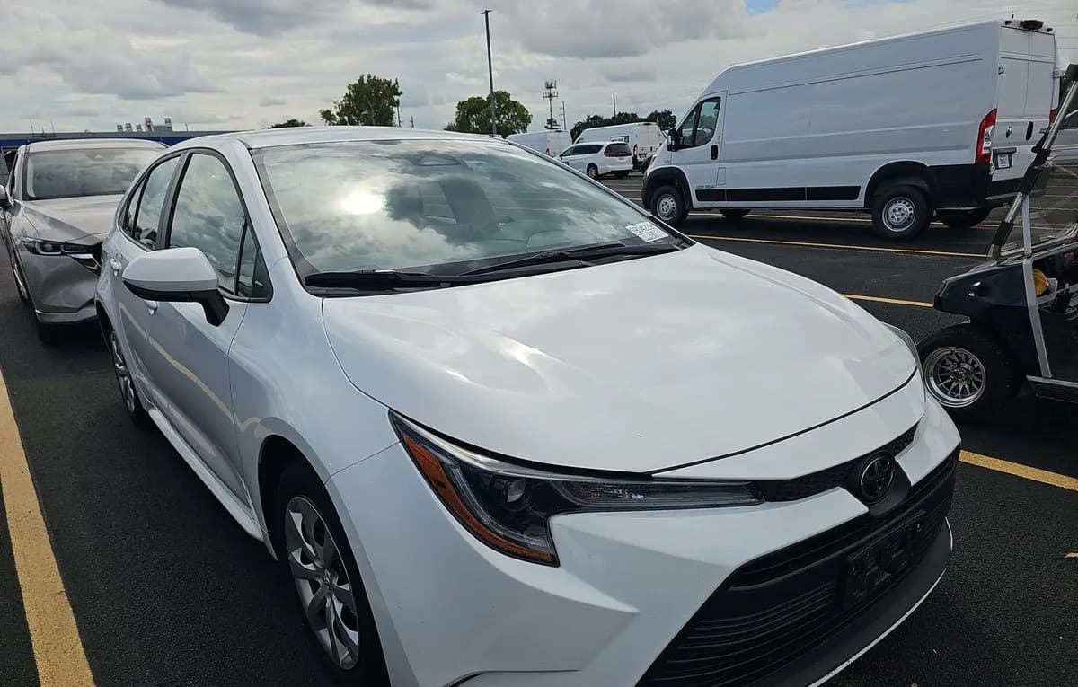 2025 TOYOTA COROLLA LE 4