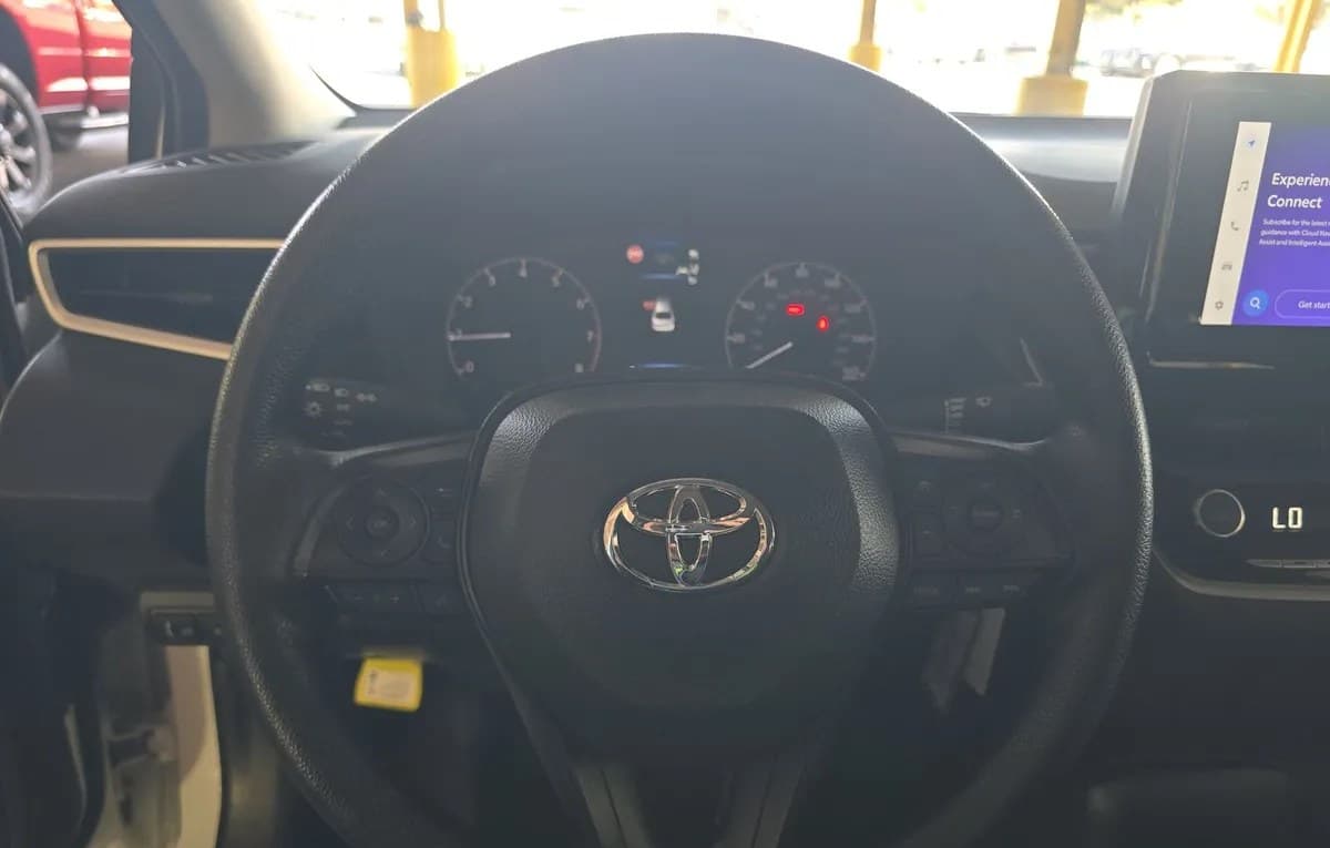 2025 TOYOTA COROLLA LE 7