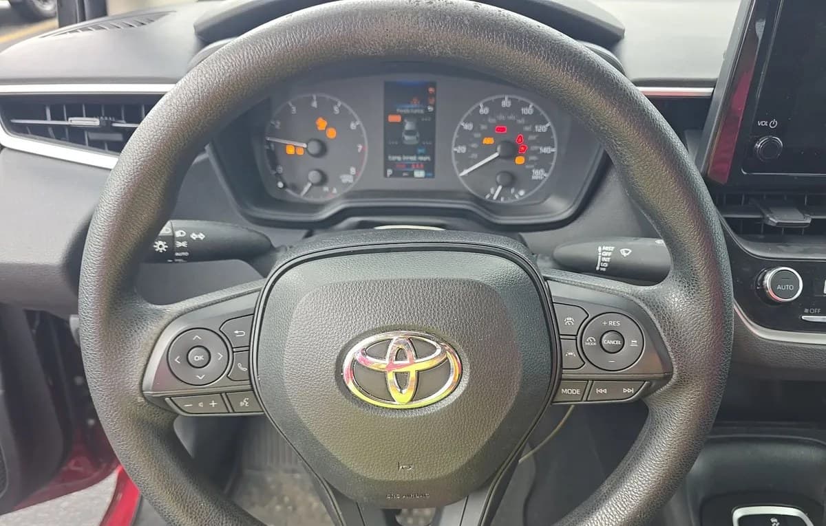 2025 TOYOTA COROLLA LE 7
