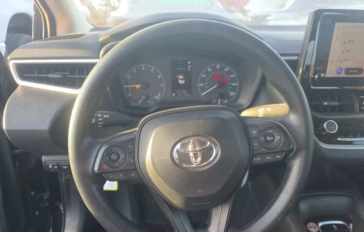 2025 TOYOTA COROLLA LE 7