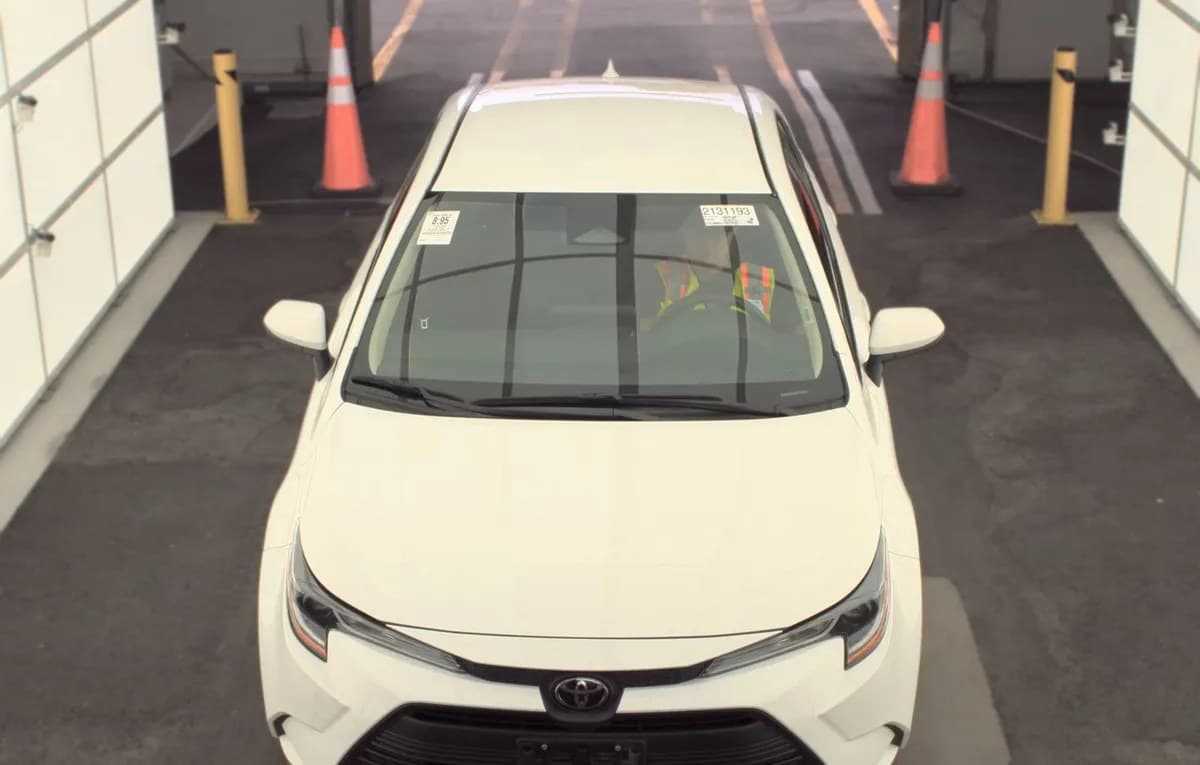 2025 TOYOTA COROLLA LE 3