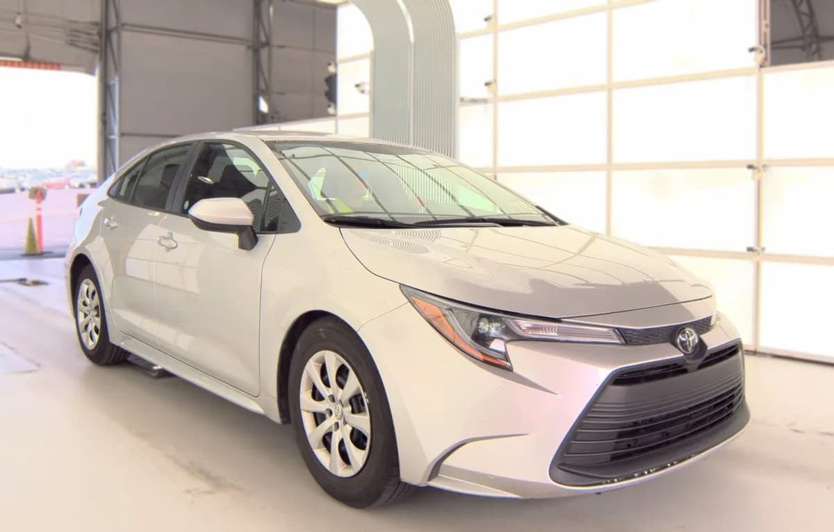 2025 TOYOTA COROLLA LE 4