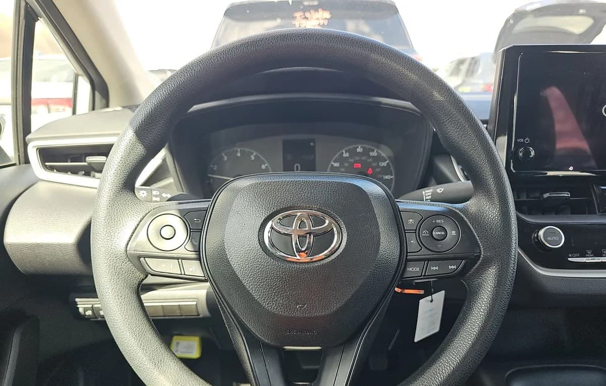 2025 TOYOTA COROLLA LE 7