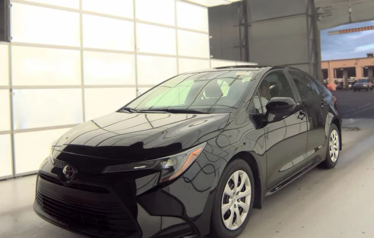 2025 TOYOTA COROLLA LE SEDAN 2