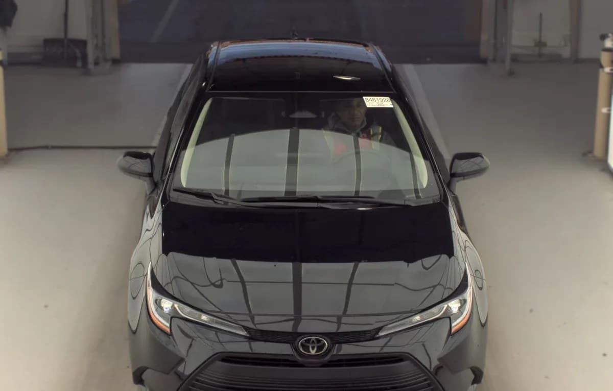 2025 TOYOTA COROLLA LE SEDAN 3