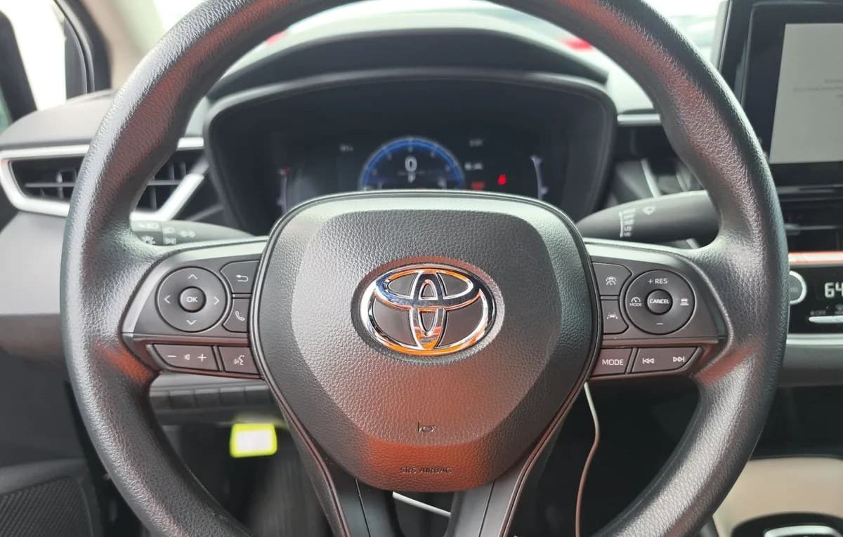 2026 TOYOTA COROLLA LE 7