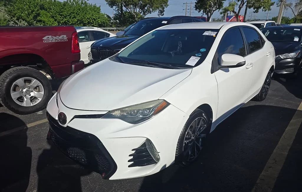 2018 TOYOTA COROLLA SE SEDAN