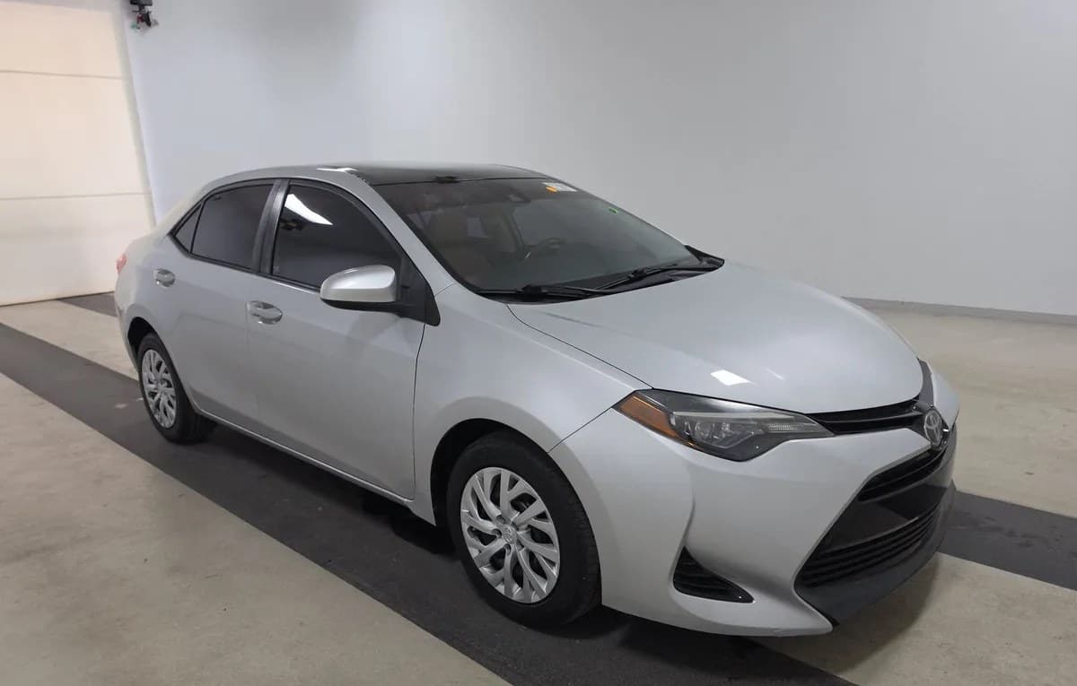 2017 TOYOTA COROLLA LE 4