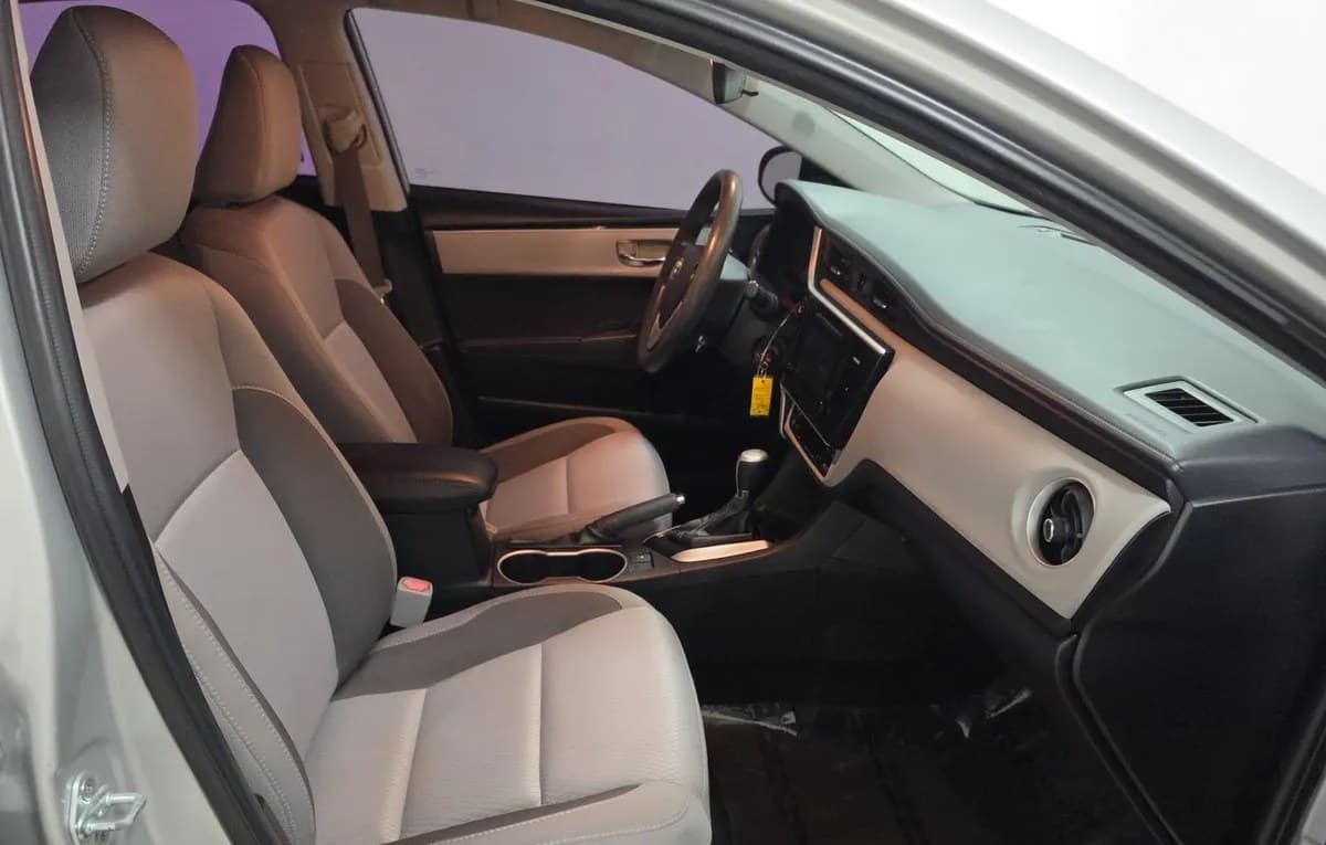 2017 TOYOTA COROLLA LE 5