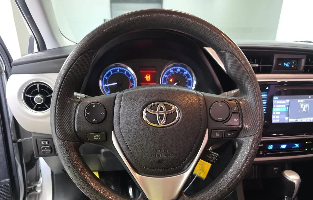 2017 TOYOTA COROLLA LE 7