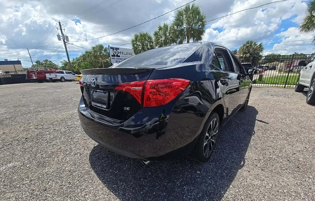 2019 TOYOTA COROLLA SE 3