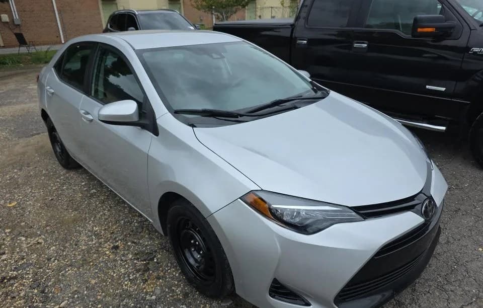 2017 TOYOTA COROLLA LE 4