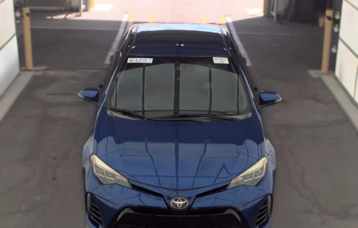2017 TOYOTA COROLLA SE 3