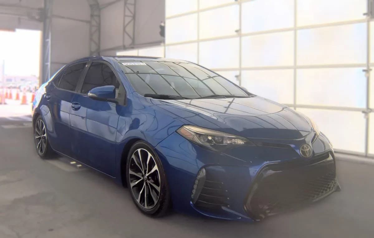 2017 TOYOTA COROLLA SE 4