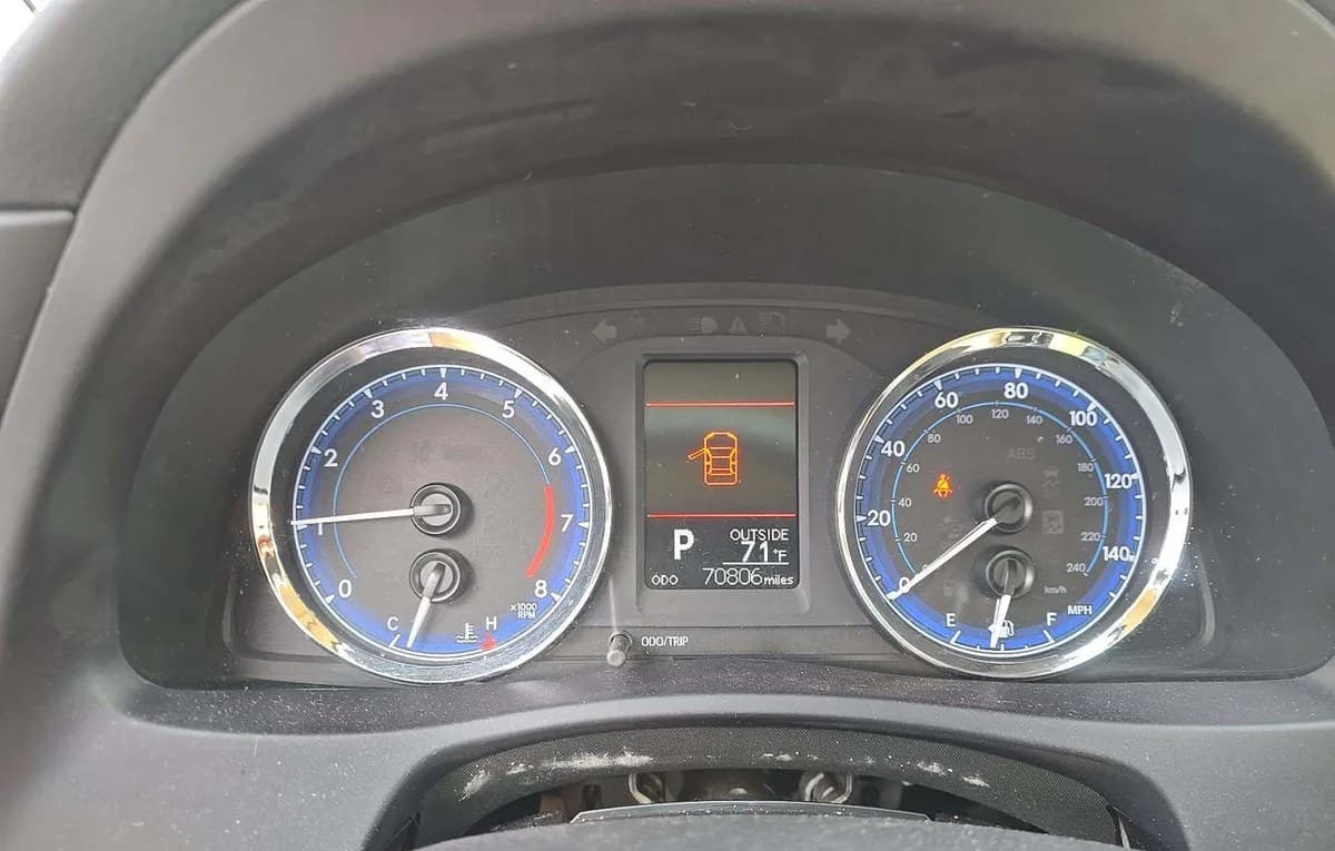 2018 TOYOTA COROLLA LE 6