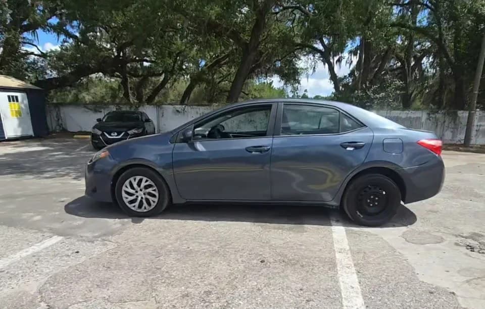 2018 TOYOTA COROLLA LE 4