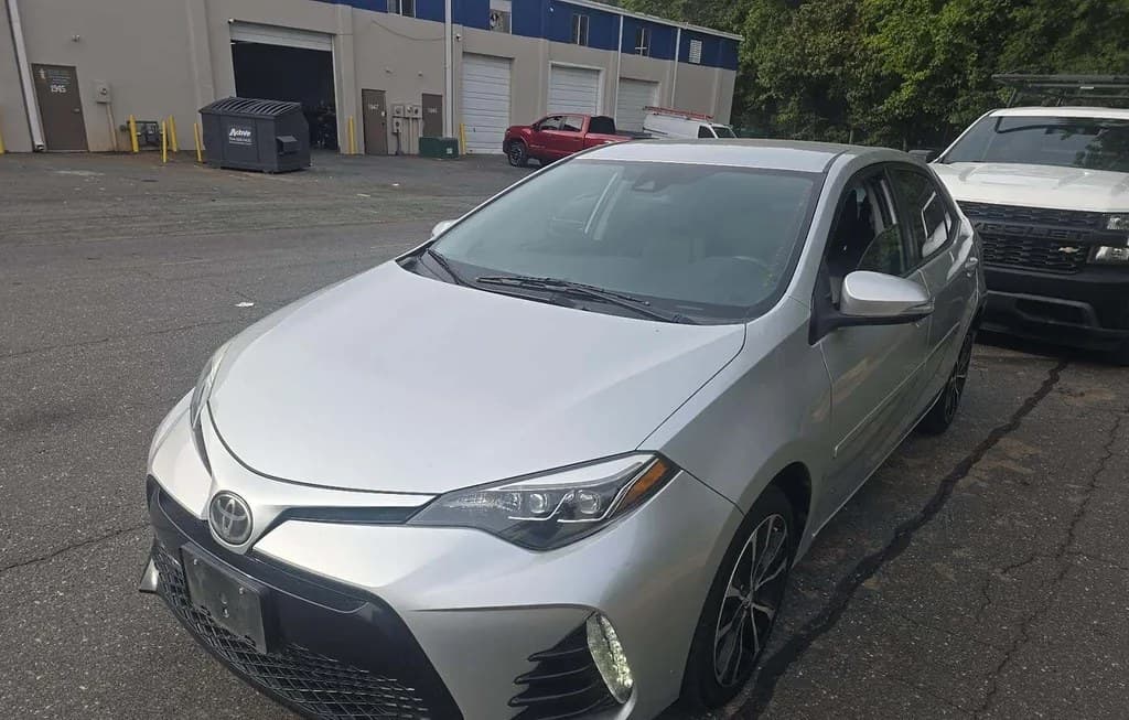 2018 TOYOTA COROLLA SE SEDAN