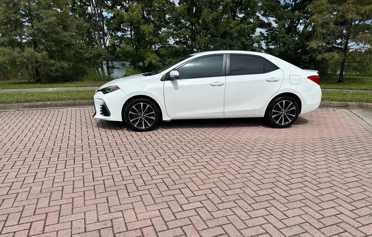 2018 TOYOTA COROLLA SE 2