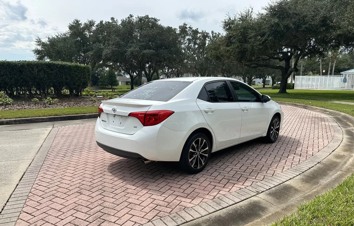 2018 TOYOTA COROLLA SE 4