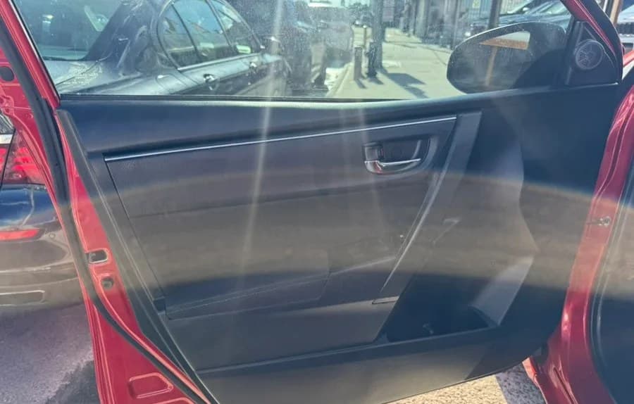 2019 TOYOTA COROLLA LE 7