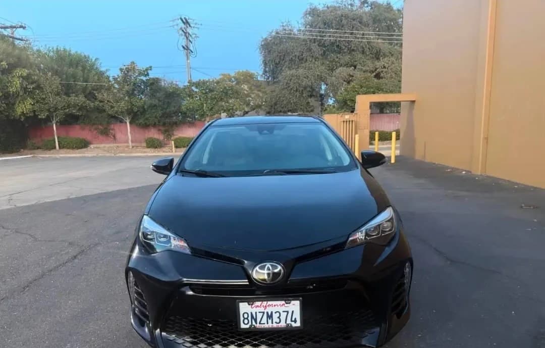 2018 TOYOTA COROLLA SE 4