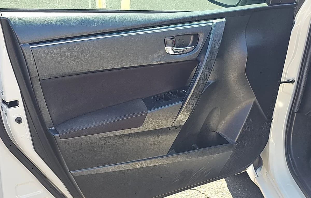 2019 TOYOTA COROLLA LE 6