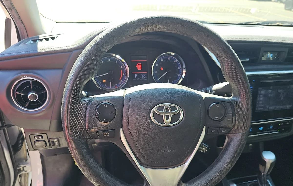 2019 TOYOTA COROLLA LE 7