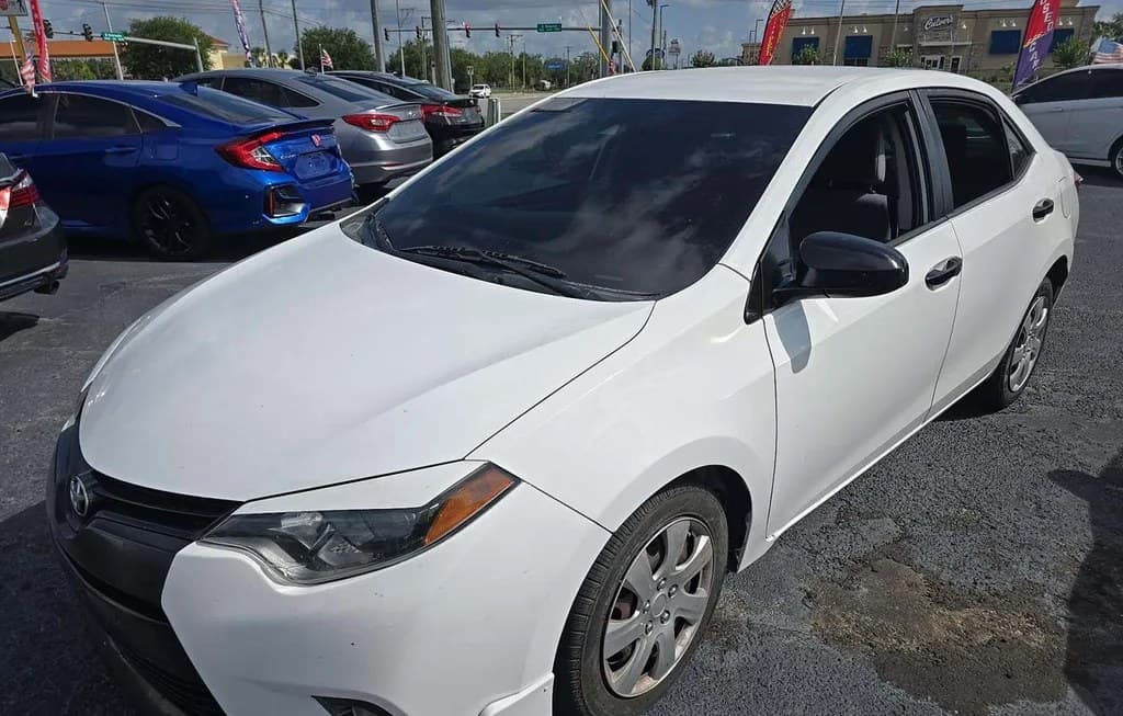 2017 TOYOTA COROLLA SE SEDAN