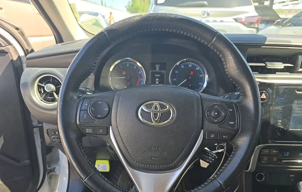 2018 TOYOTA COROLLA SE 7