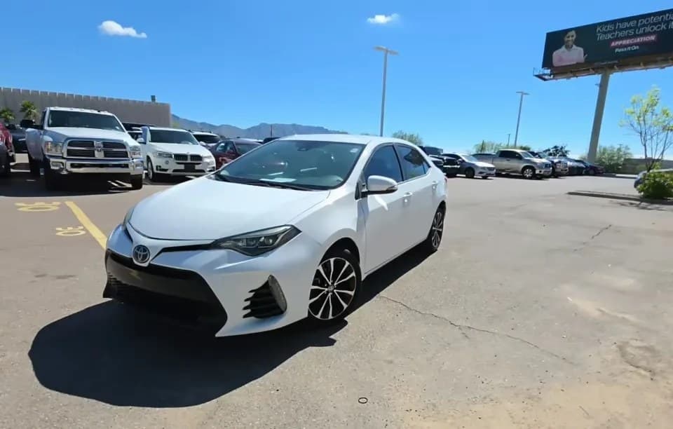 2017 TOYOTA COROLLA SE SEDAN