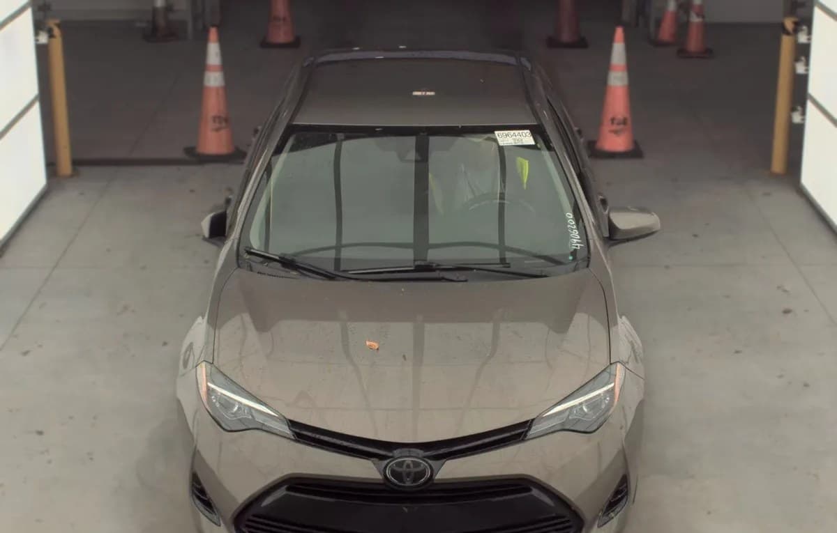 2018 TOYOTA COROLLA LE 3