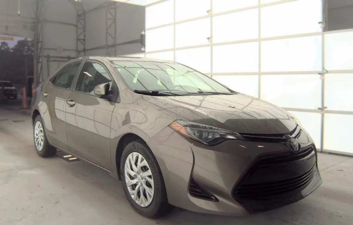 2018 TOYOTA COROLLA LE 4