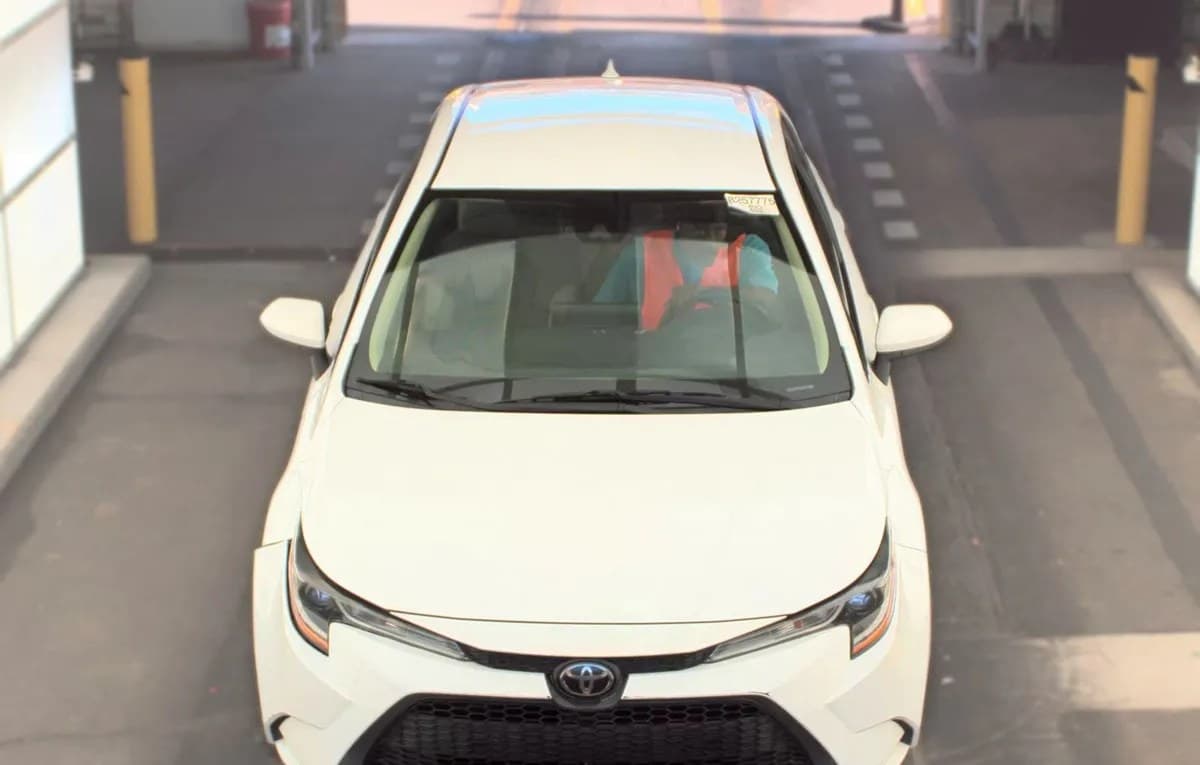 2021 TOYOTA COROLLA LE 3