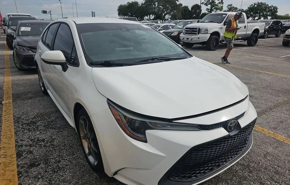 2021 TOYOTA COROLLA LE 4