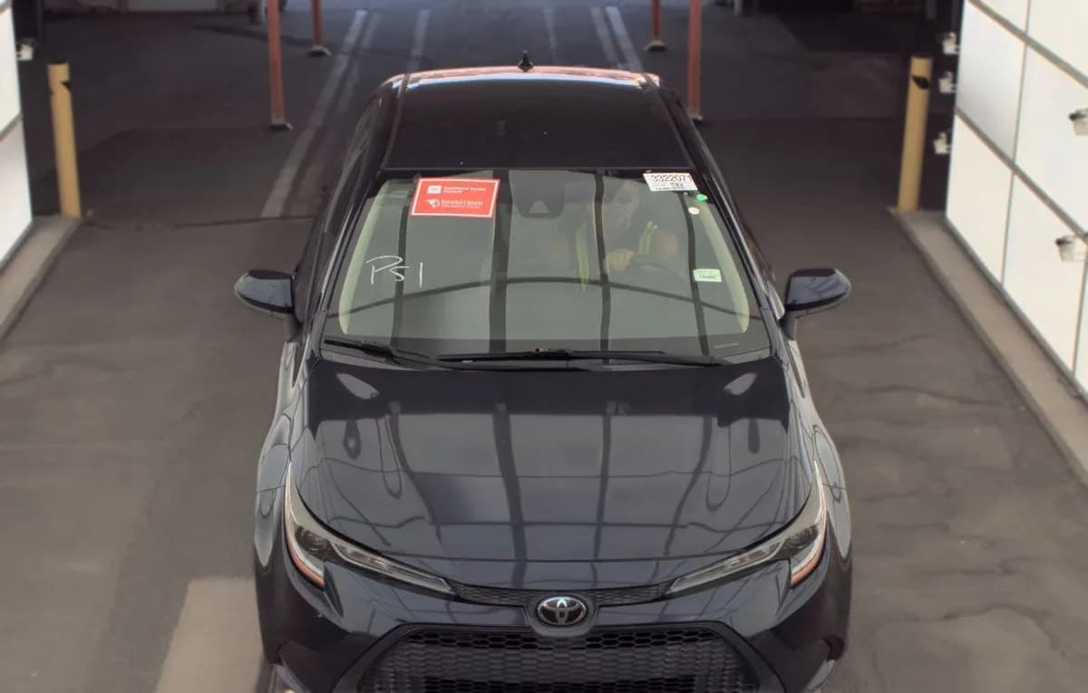 2021 TOYOTA COROLLA LE 3