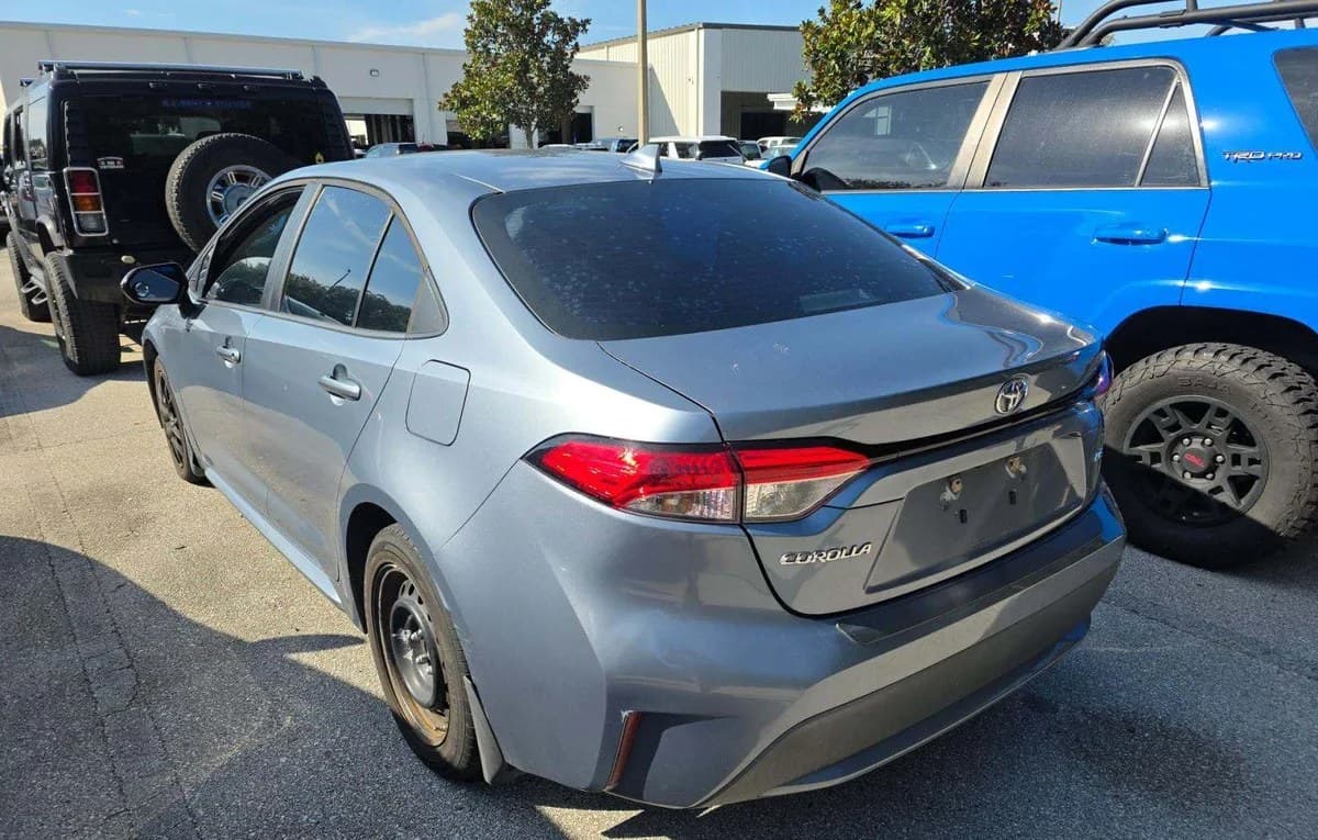 2022 TOYOTA COROLLA LE 3