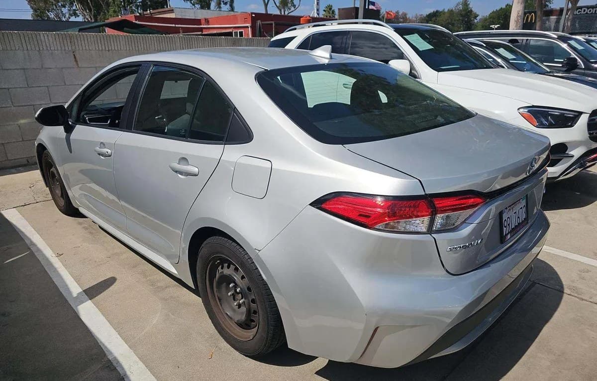 2022 TOYOTA COROLLA LE 3