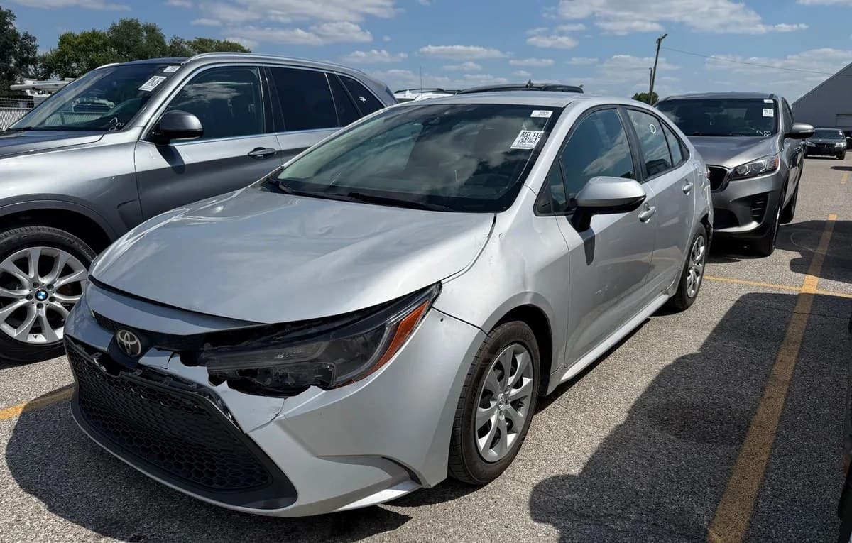 2021 TOYOTA COROLLA LE 3