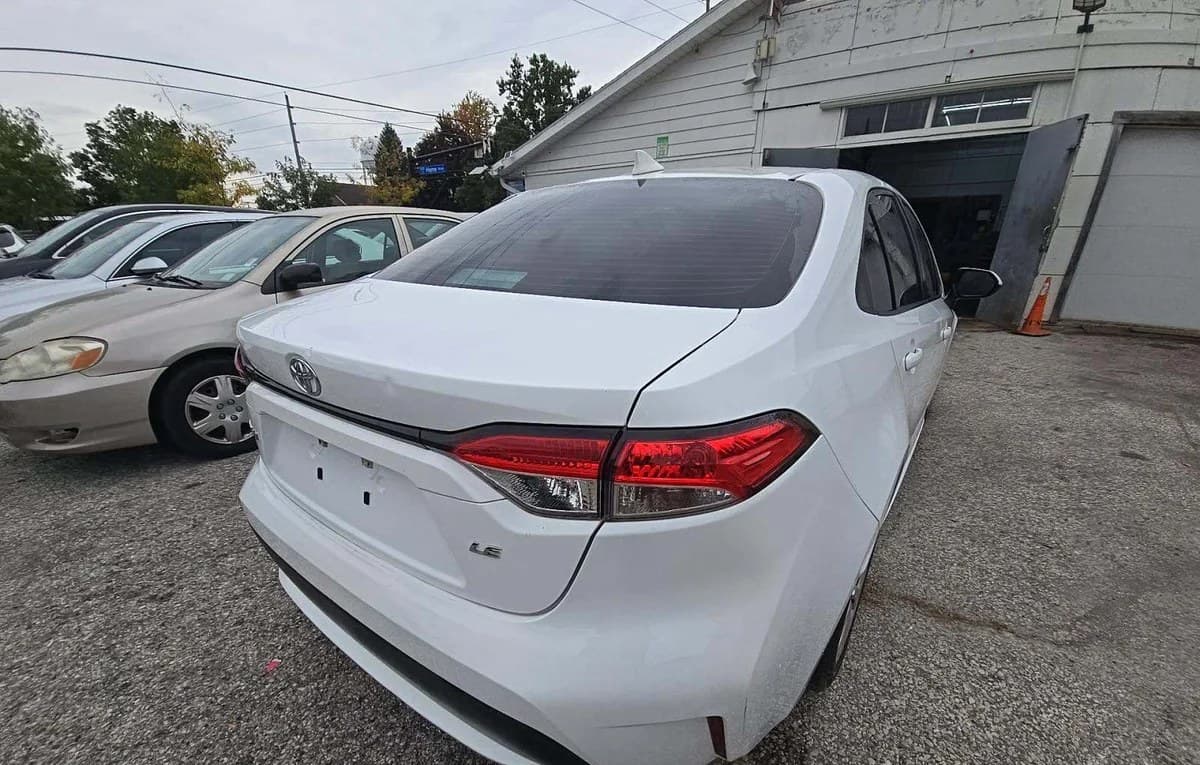 2020 TOYOTA COROLLA LE 4