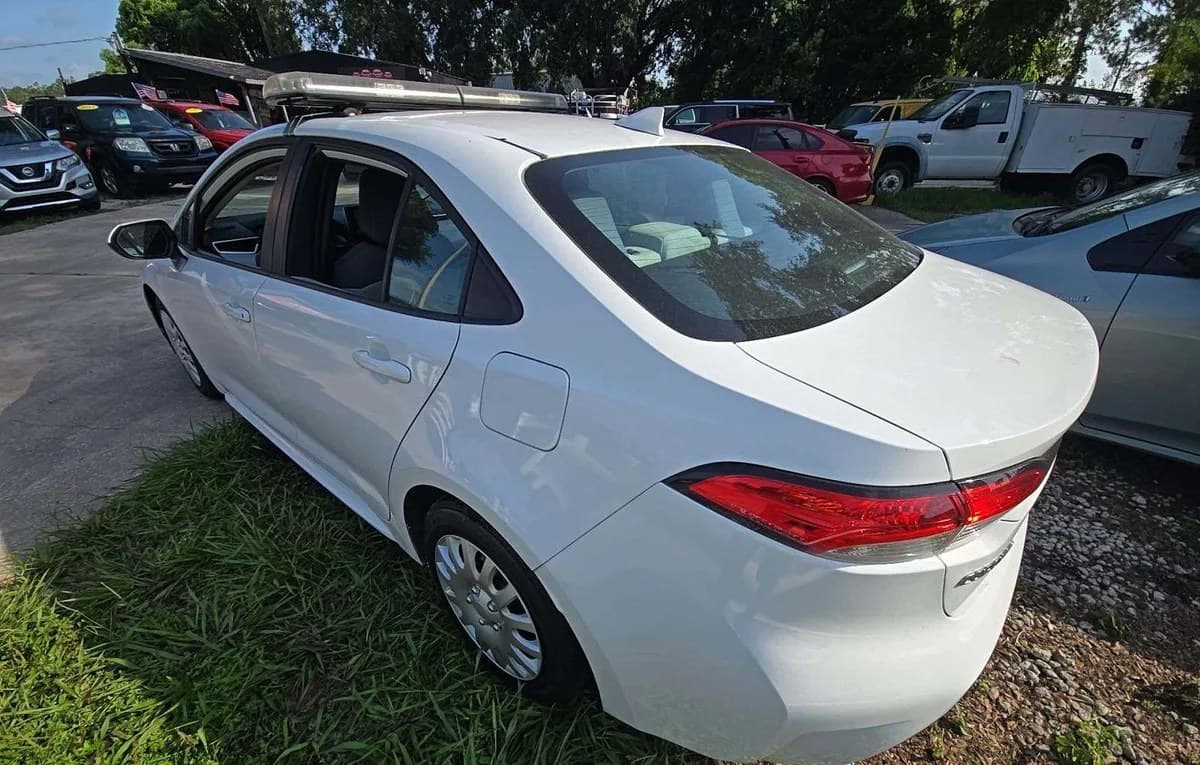 2020 TOYOTA COROLLA LE 3