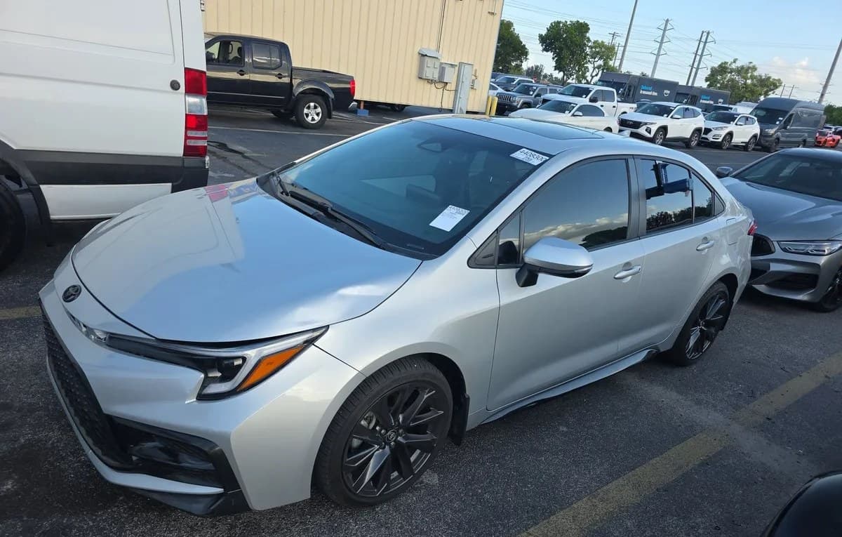 2024 TOYOTA COROLLA SE 2