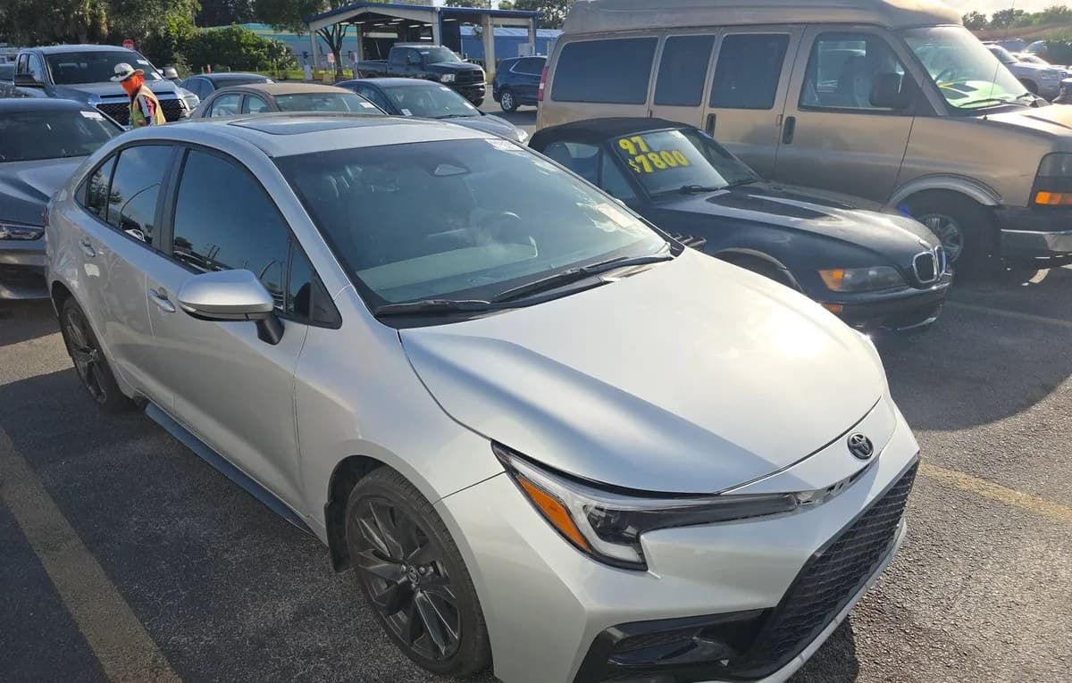 2024 TOYOTA COROLLA SE 4