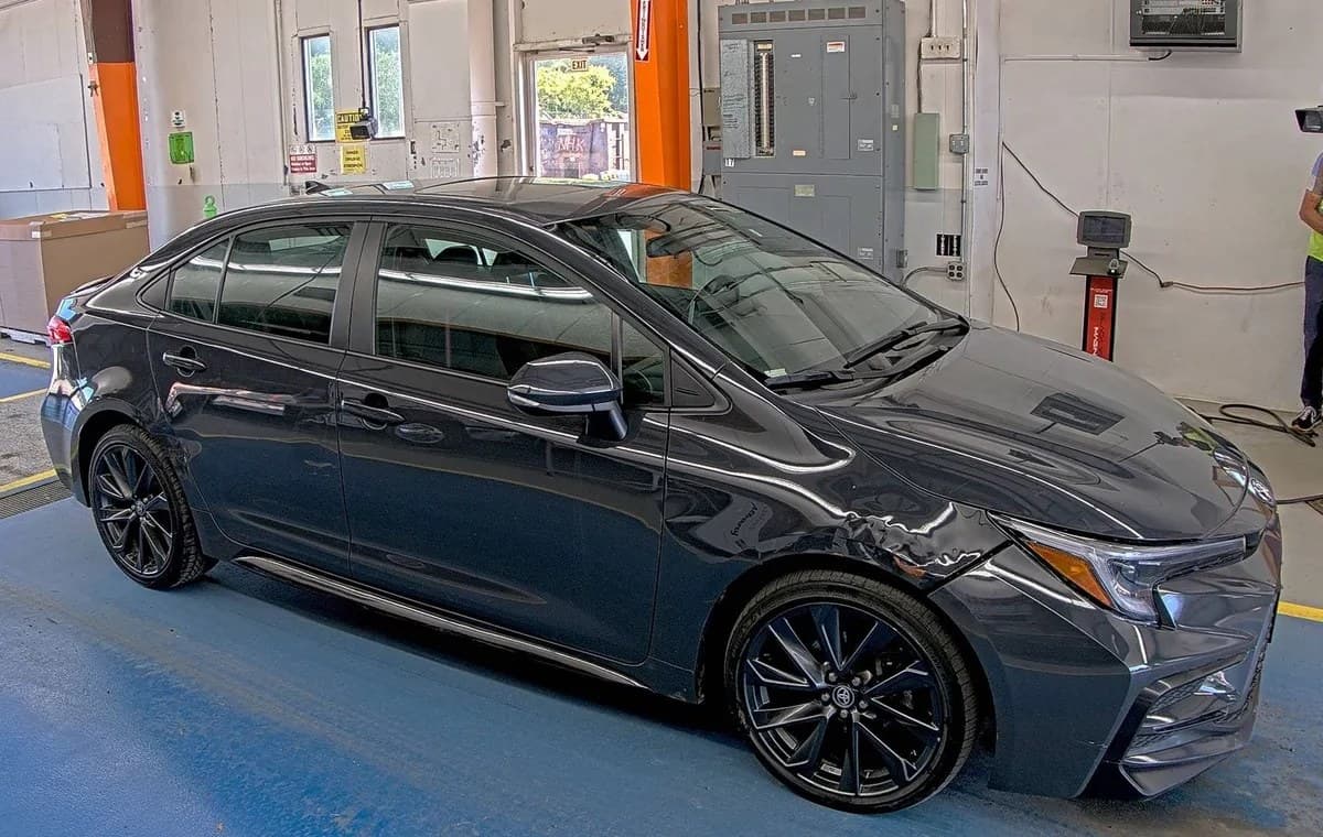2025 TOYOTA COROLLA SE 4