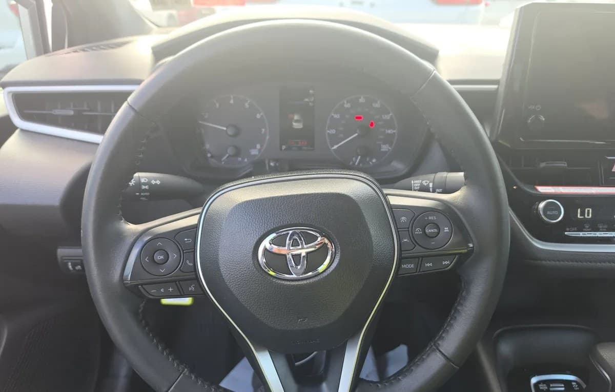 2025 TOYOTA COROLLA SE 7