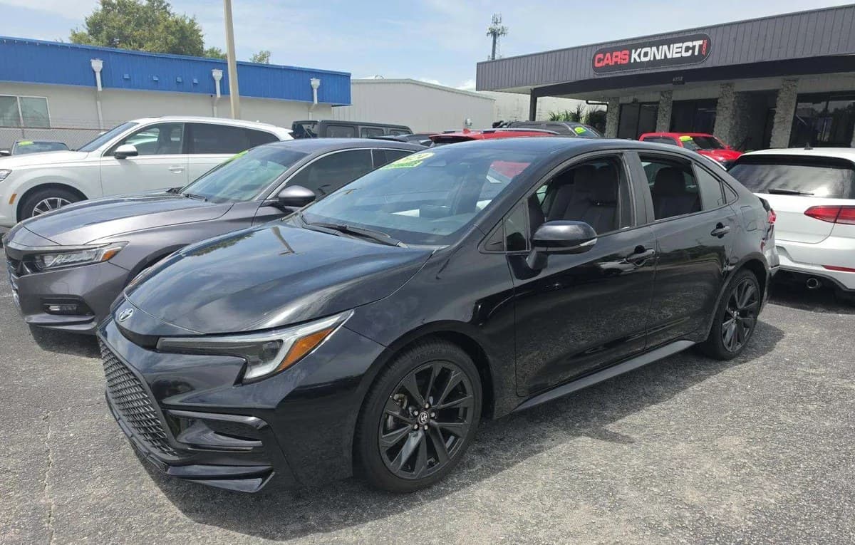 2024 TOYOTA COROLLA SE 2