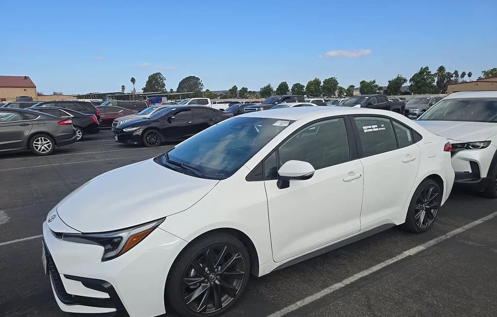 2025 TOYOTA COROLLA SE SEDAN