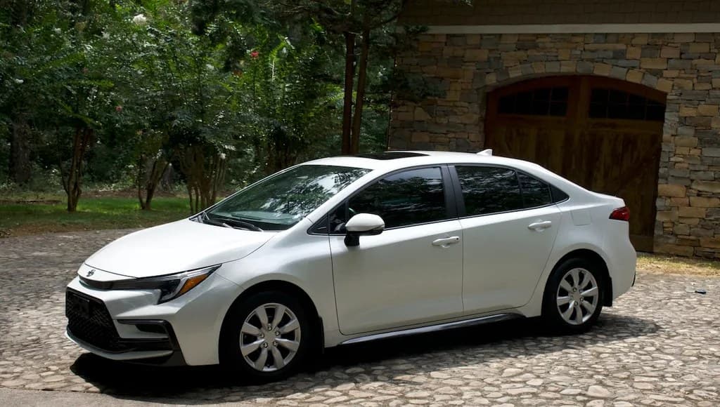 2025 TOYOTA COROLLA XSE SEDAN