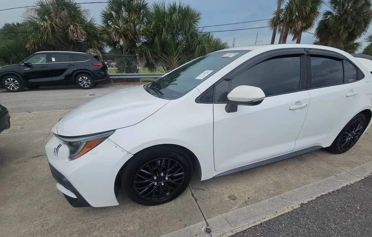 2021 TOYOTA COROLLA XSE 2
